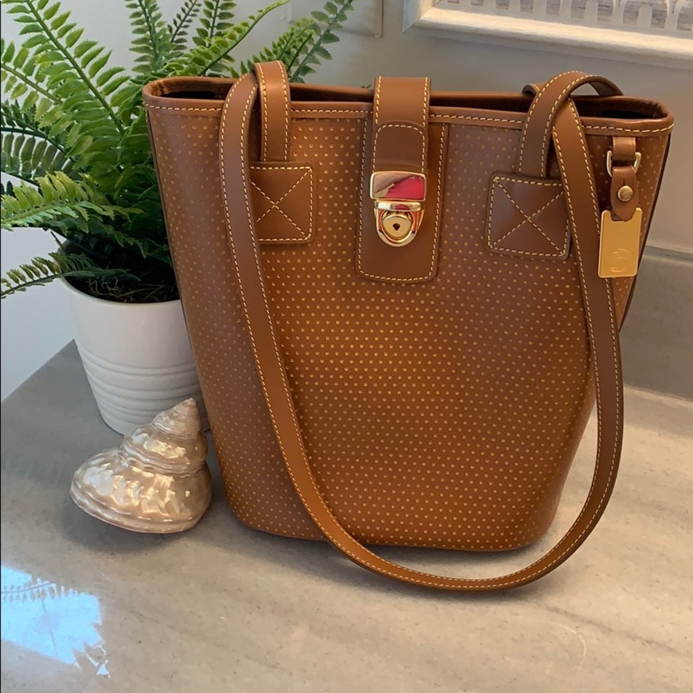 💎 Dooney & Bourke Bucket Bag